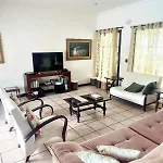 Casa Luxuosa Em Jd. Acapulco - Guaruja